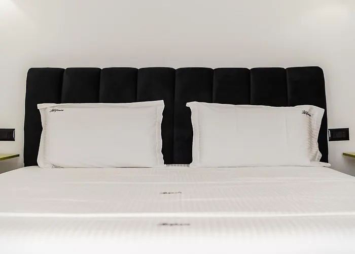 Polifonia Loft - Vlore, Albania Отель Влёра
