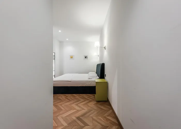 Polifonia Loft - Vlore, Albania Отель *